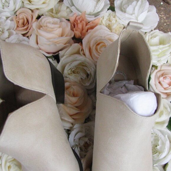 HOST PICK! NIB Journee Collection ankle booties 8.5 - Picture 5 of 10